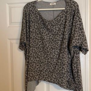 Adora Oversized Shirt, Printed Gray and Black